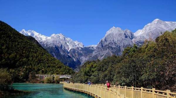 玉龙雪山海拨多少米，玉龙雪山海拔多少米图2