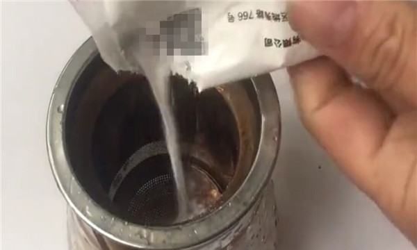 壶里的碱怎么去掉，怎么能快速去掉茶壶里面的茶碱呢图2