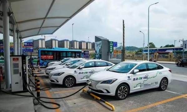 长安逸动ev460新能源汽车，长安逸动460充电卡是什么图2