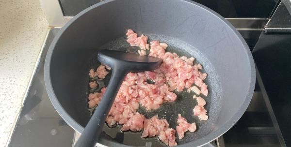 毛豆炒肉的做法图解，毛豆炒肉末的家常做法图7