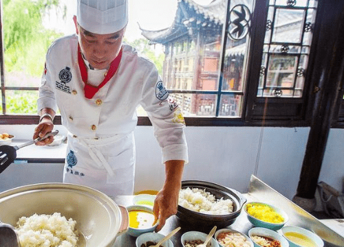 扬州炒饭的配料是哪些，正宗扬州炒饭的配料有哪些图3