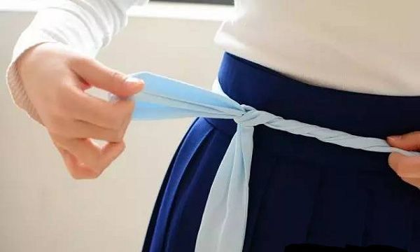 汉服裙子腰带系法，汉服两条腰带怎么系图12