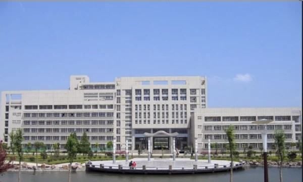 江苏大学是一本图4