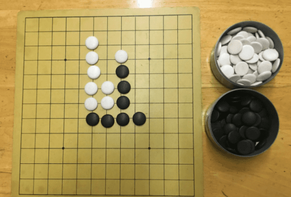 连珠五子棋怎么下，五子棋怎么下新手入门视频