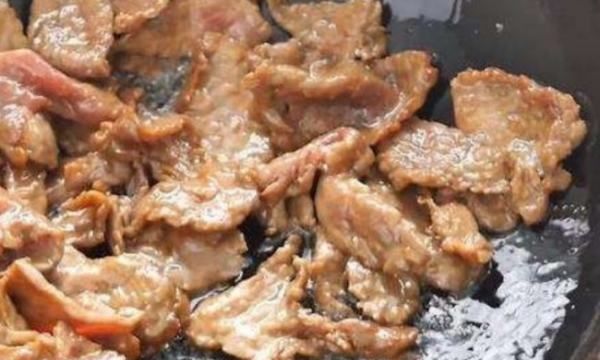 青椒炒牛肉怎么做嫩，牛肉片怎么炒好吃又嫩图10