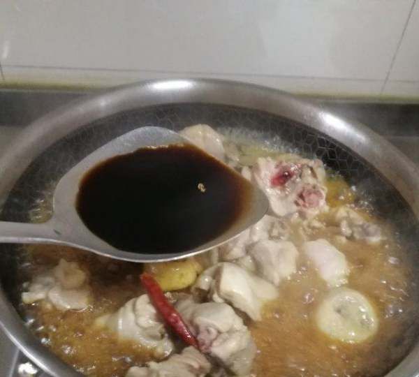 大盘鸡怎样做好吃，鸡腿土豆青椒怎么做大盘鸡图5