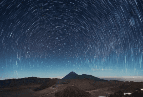 拍摄星轨怎么对焦，单反怎么拍星轨设置长快门时间